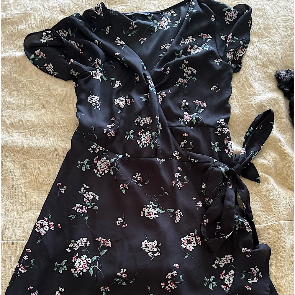 Abercrombie women’s wrap dress
